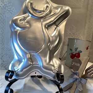 Wilton 1996 Barney The Dinosaur Aluminum Cake Mold Pan  #2105-6713  Vintage